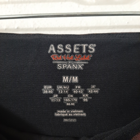 Assets by Spanx Faux Leather Crackle Leggings Hi Rise Wine Black Medium - Picture 4 of 8